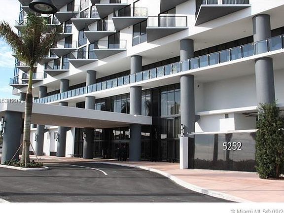 3rd image of 5300 Paseo Dr #714