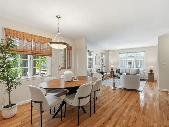 1 Russell Pl Unit 1, Arlington, MA 02474