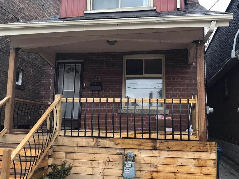 235 Oakwood Ave #BASEMENT — Photo 2