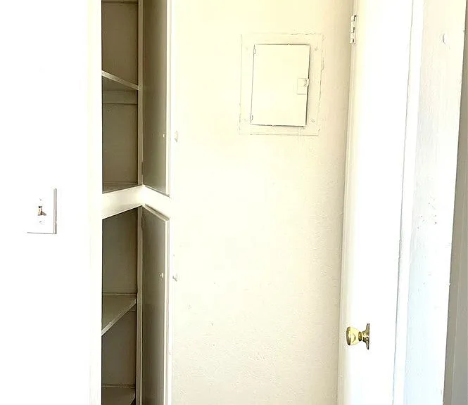 338 E Meats Ave — Photo 18
