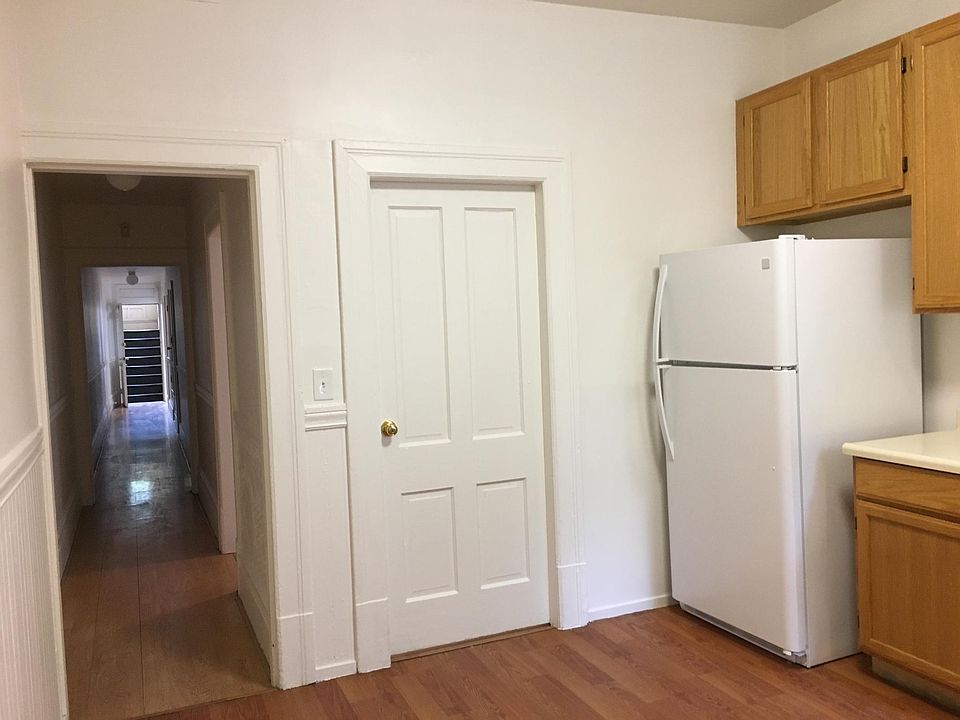 2nd image of 646 Green St