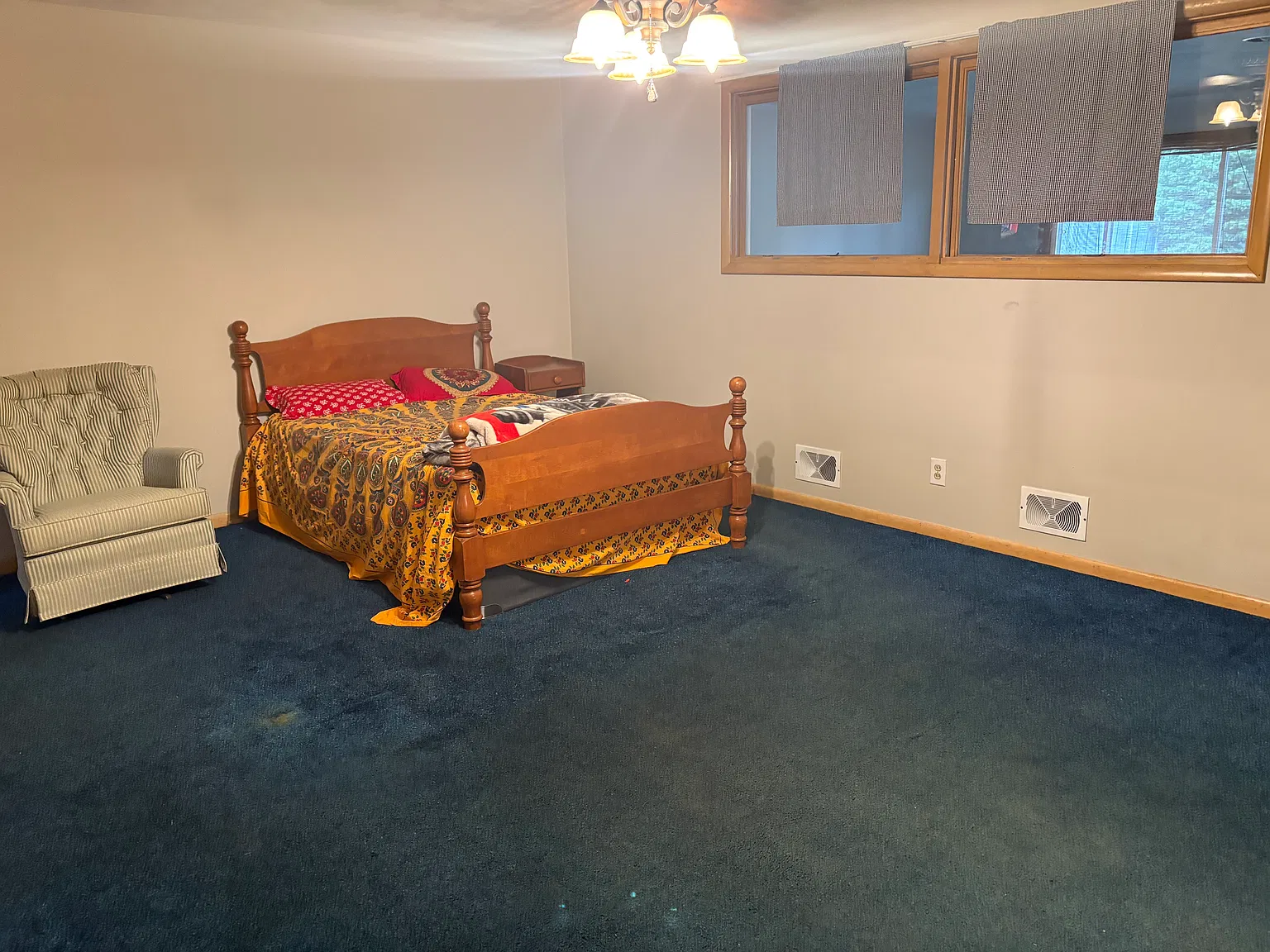 3 bed, 2520 sqft, $2,500 — Photo 2