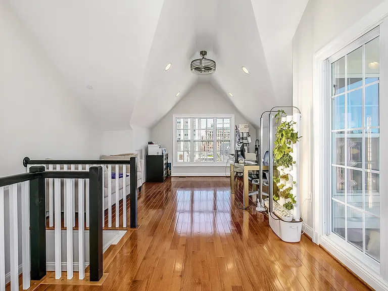 800 N Wakefield St — Photo 22