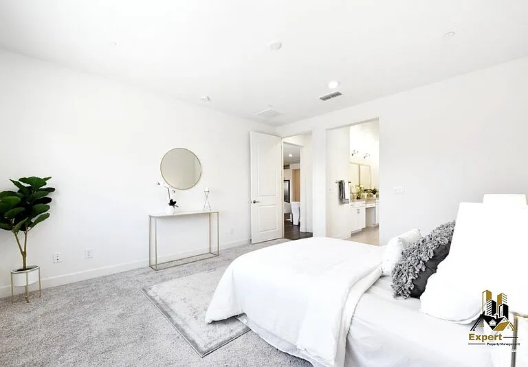4040 Swing Way — Photo 12