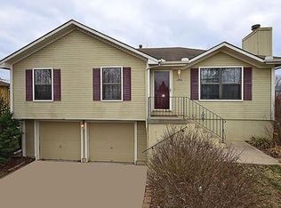 1200 N Arrowhead Ridge Dr, Independence, MO 64056