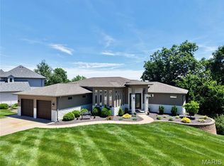 120 El Rancho Dr, Hannibal, MO 63401