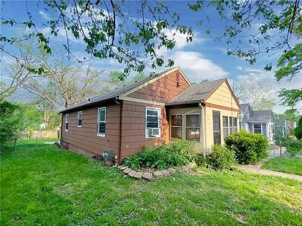 5807 Olive St, Kansas City, MO 64130