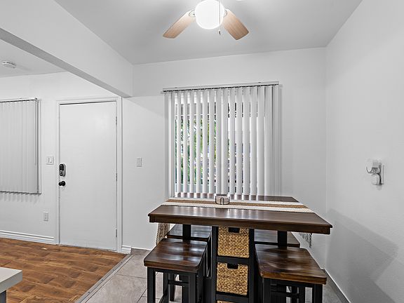 3rd image of 11034 S Acacia Ave #1/4
