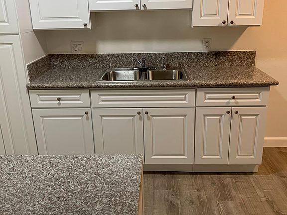 3rd image of 601 Wisconsin St APT O