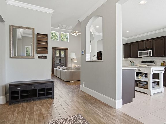 3rd image of 2703 Lilac Ct