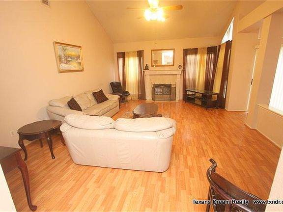 4th image of 1939 Grove Court Dr