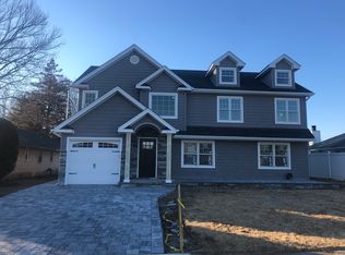 600 Chelsea Rd, Oceanside, NY 11572