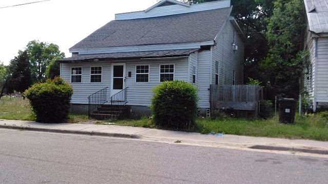 2nd image of 615 Forsythe St