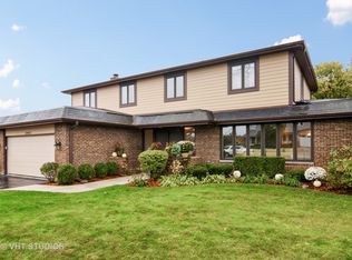 2443 N Evergreen Ave, Arlington Heights, IL 60004