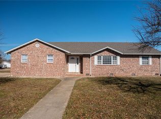 401 Planeview Ave, Lebanon, MO 65536