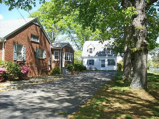 2nd image of 318 Vaden Dr