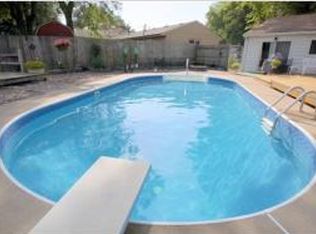 1619 Robeson Ave, Bettendorf, IA 52722