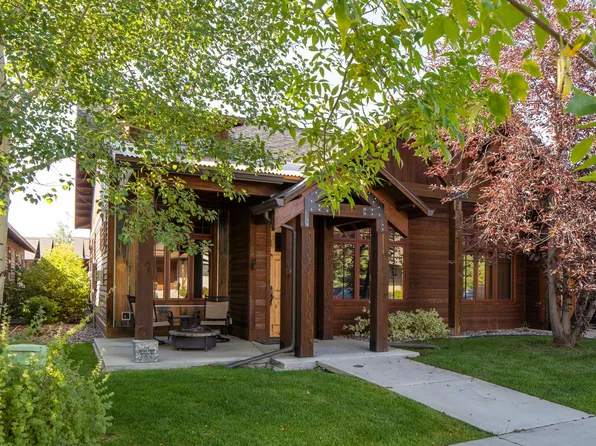 2523 Maiden Star Ln, Bozeman, MT 59715