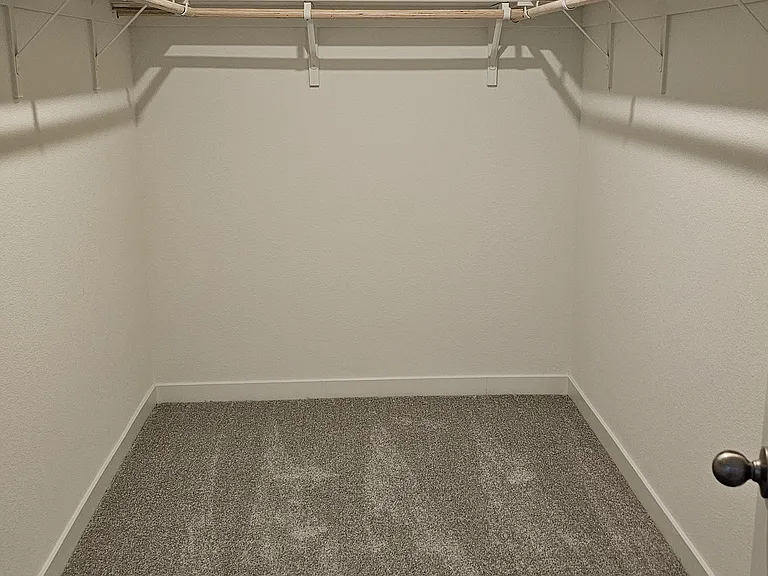 Master Bed Room Walk-in closets