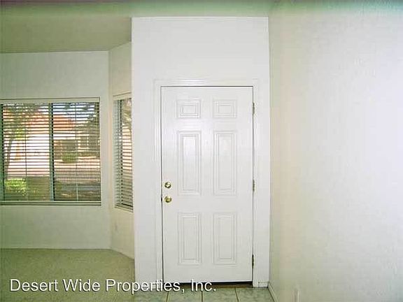2nd image of 929 W Tremaine Ave