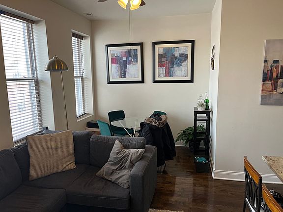 3rd image of 1509 W Lawrence Ave #2W