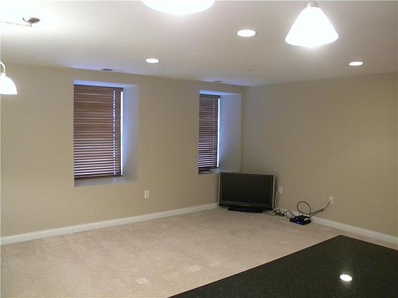 4th image of 350 N Meridian St Unit 506