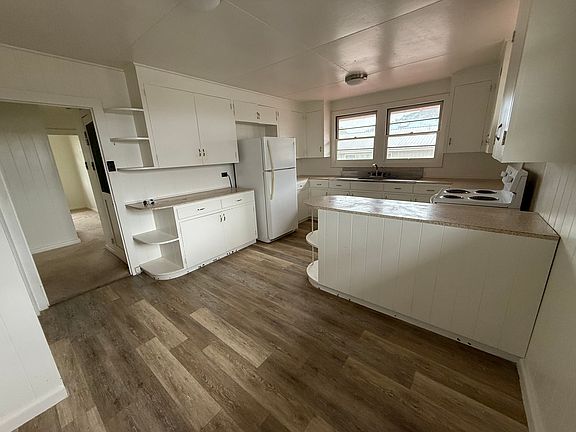 2nd image of 330 Kaumana Dr #A