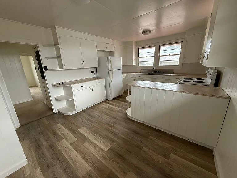 330 Kaumana Dr #A — Photo 2