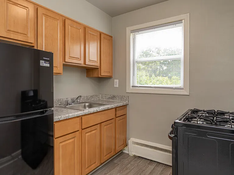 Oaklee Village Apartments — Photo 1
