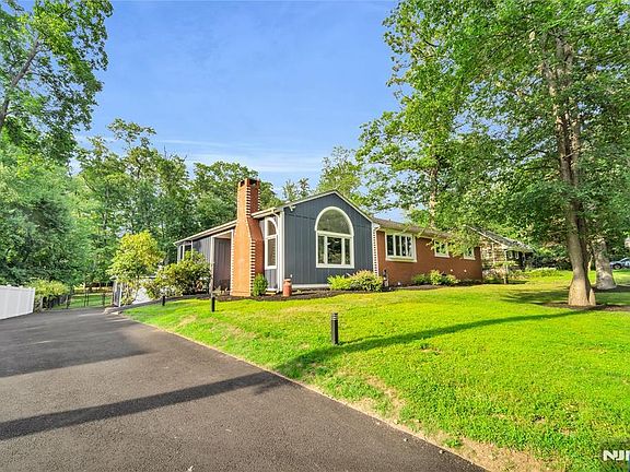 2nd image of 12 Haring Dr