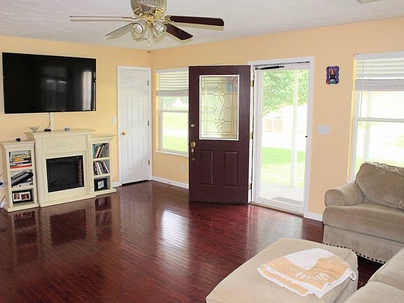 2nd image of 2677 Riverbend Dr