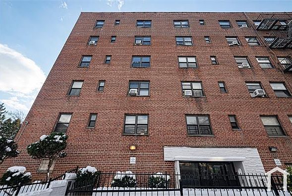 1st image of 130 Chancellor Ave #2D
