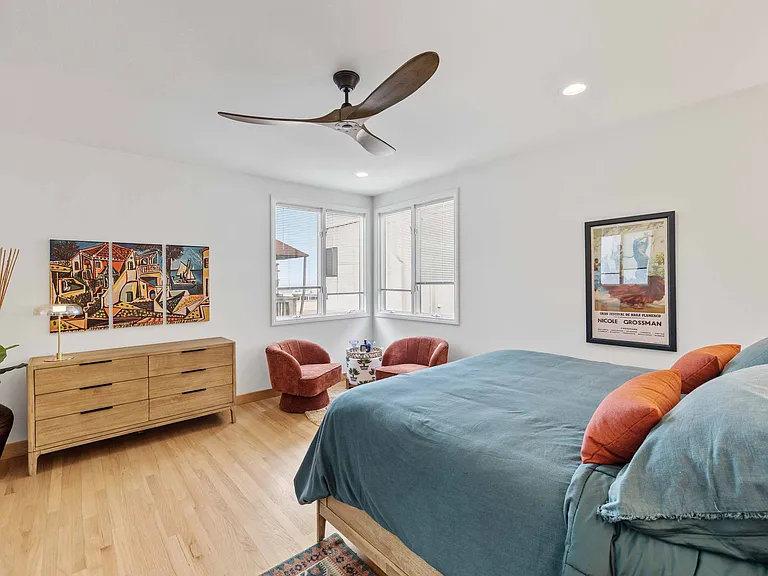 121 Marine Pl — Photo 21