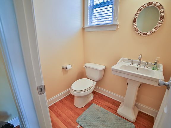 4th image of 203 River Gate Ln
