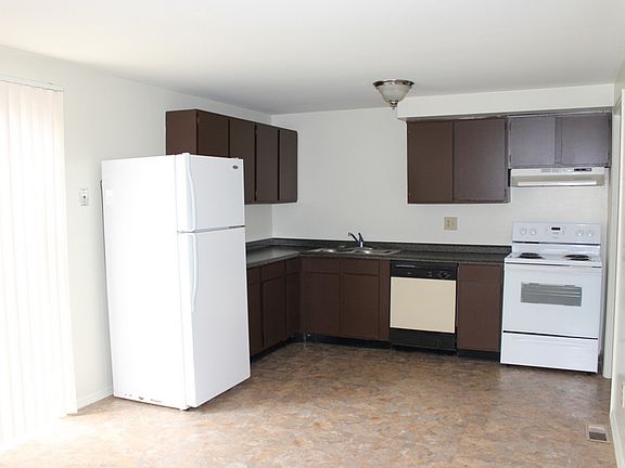 4th image of 8205 Mount Carmel St