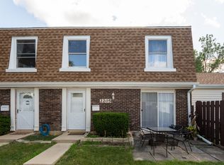 2205 Brittany Ct, Schaumburg, IL 60194