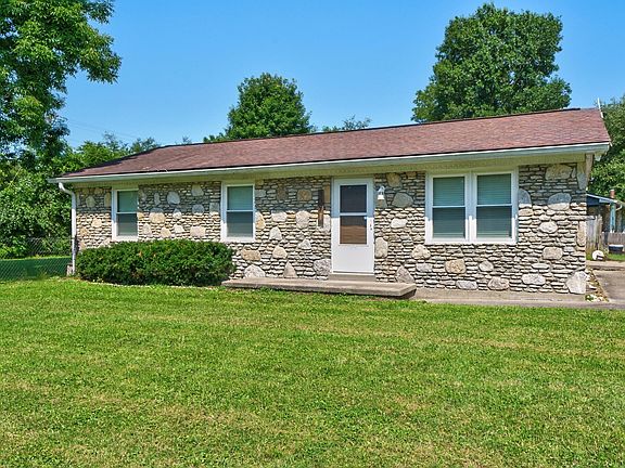 3rd image of 307 Peachtree Ln