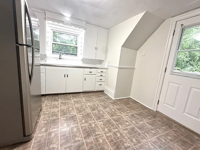 17 Thornton Ave #UPPER — Photo 10