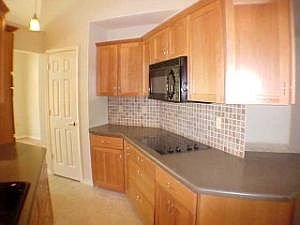 3rd image of 136 Oak St