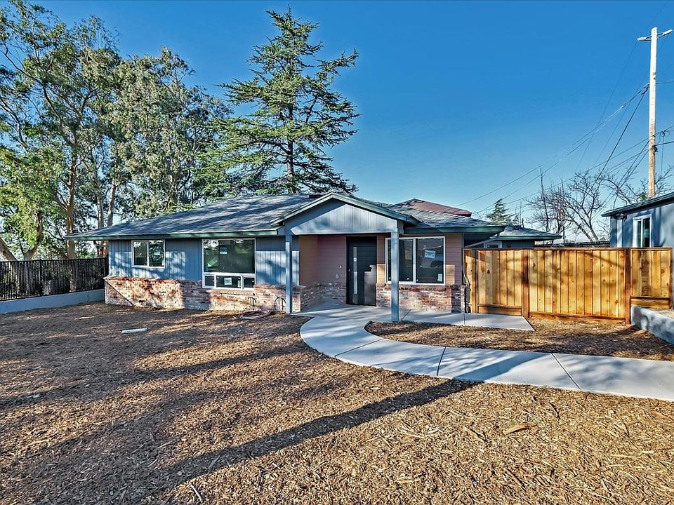 1st image of 26208 Parkside Dr