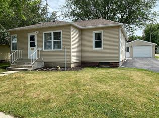 715 1st Ave NE, Hampton, IA 50441