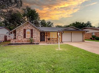 529 NW Chisholm Rd, Burleson, TX 76028