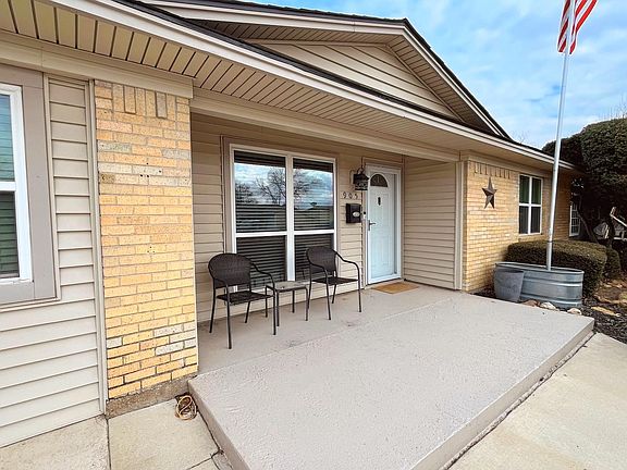 5th image of 905 Miranda Dr