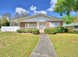 226 W Wall St, Frostproof, FL 33843