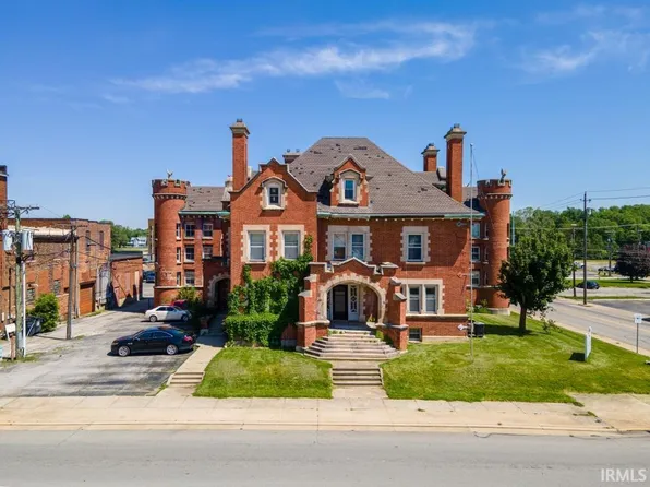 215 E 3rd St, Marion, IN 46952