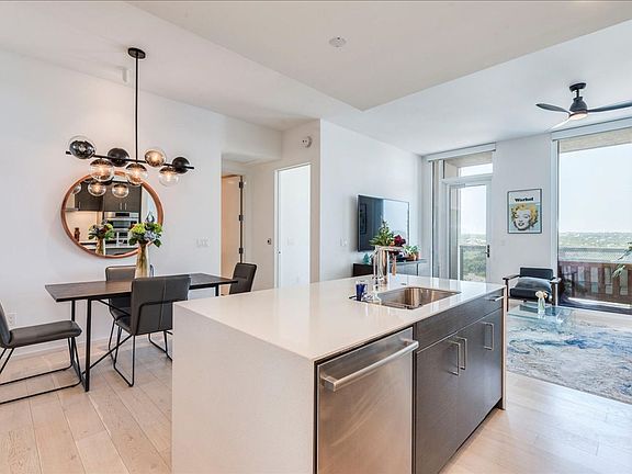 5th image of 301 West Ave #2708