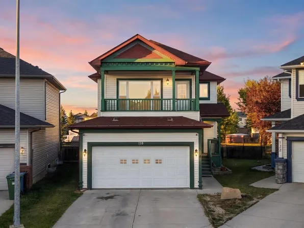 118 E Marthas Haven Grn NE, Calgary, AB T3J 3X5