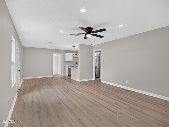 3rd image of 3751 PIZARRO Road