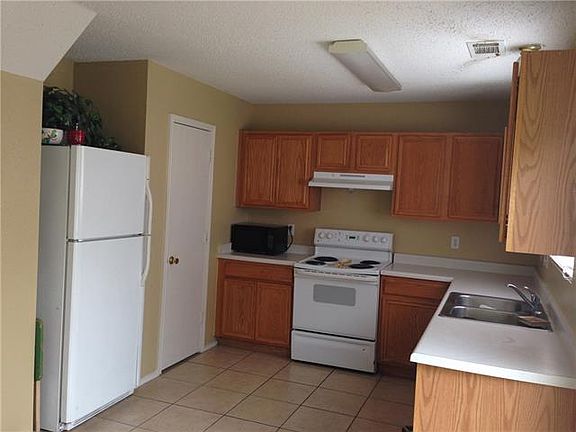 2nd image of 3050 Playa Vista Dr
