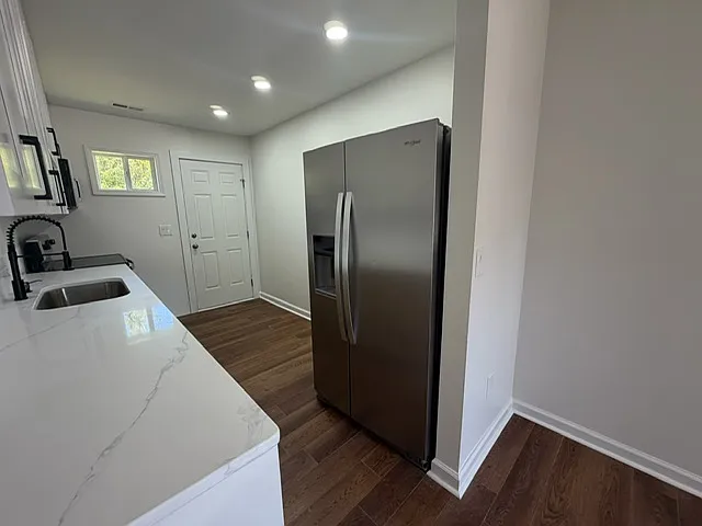 2 bed, 800 sqft, $1,000 — Photo 4